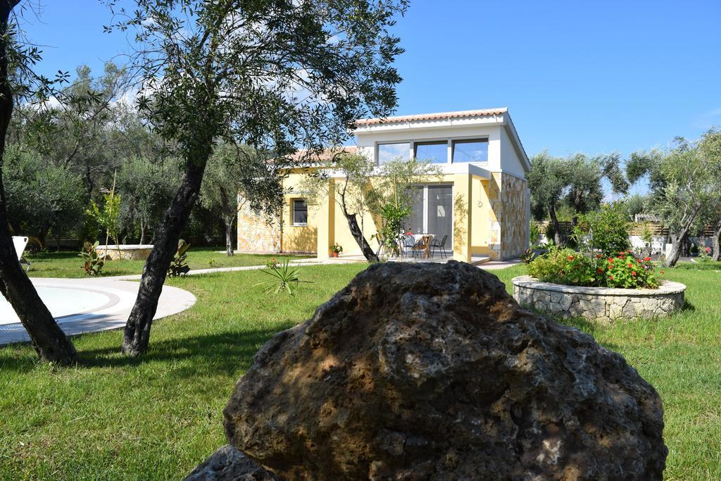 Three Stars Luxury Villas Moraitika Exterior photo