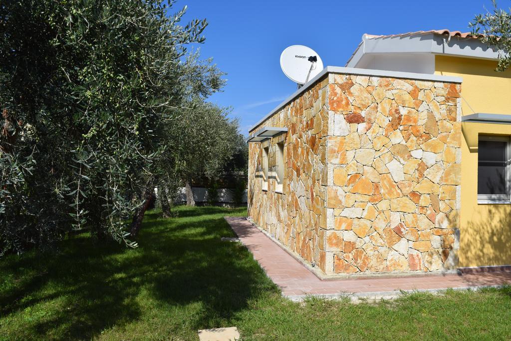 Three Stars Luxury Villas Moraitika Exterior photo