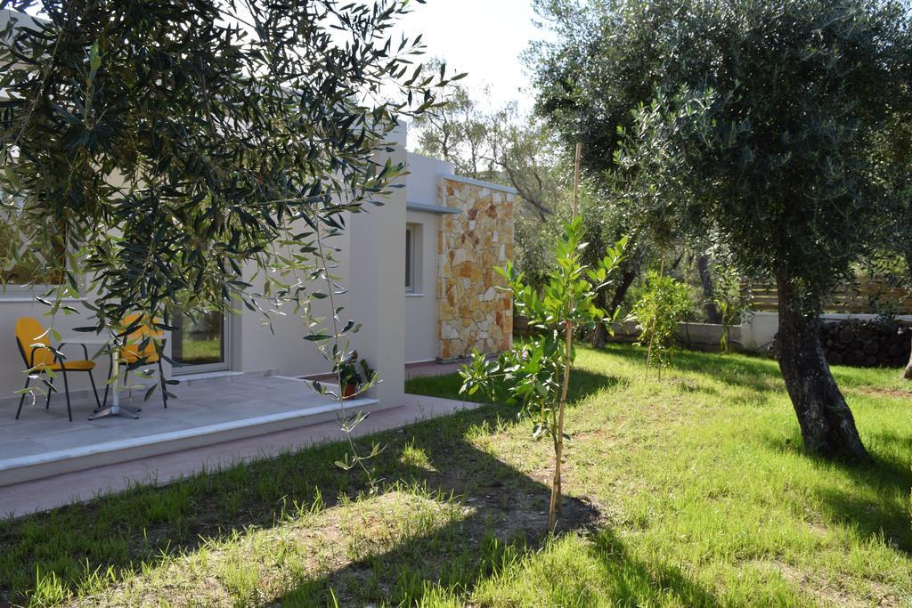Three Stars Luxury Villas Moraitika Exterior photo
