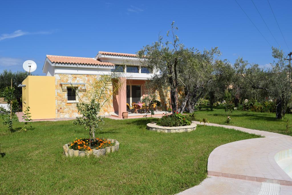 Three Stars Luxury Villas Moraitika Exterior photo