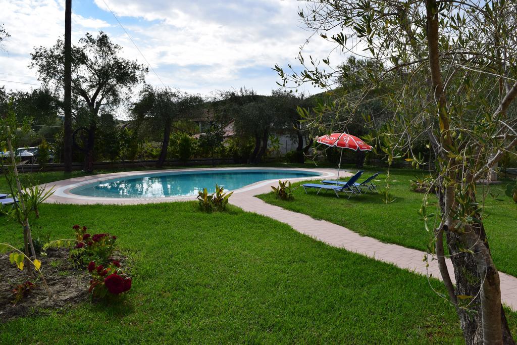 Three Stars Luxury Villas Moraitika Exterior photo