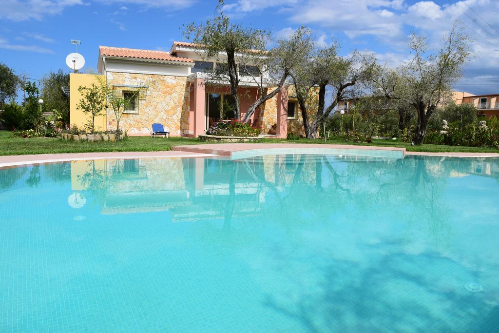 Three Stars Luxury Villas Moraitika Exterior photo