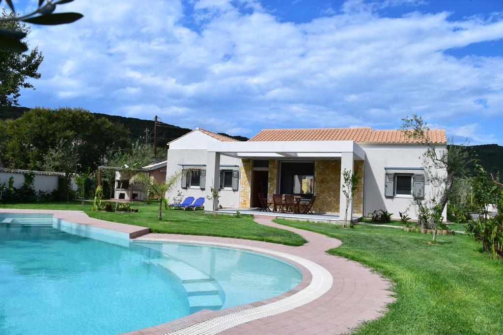 Three Stars Luxury Villas Moraitika Exterior photo
