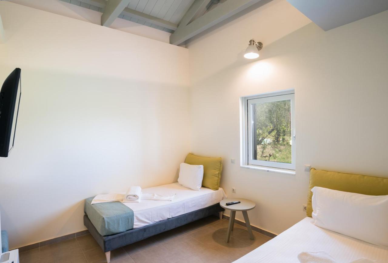Three Stars Luxury Villas Moraitika Exterior photo