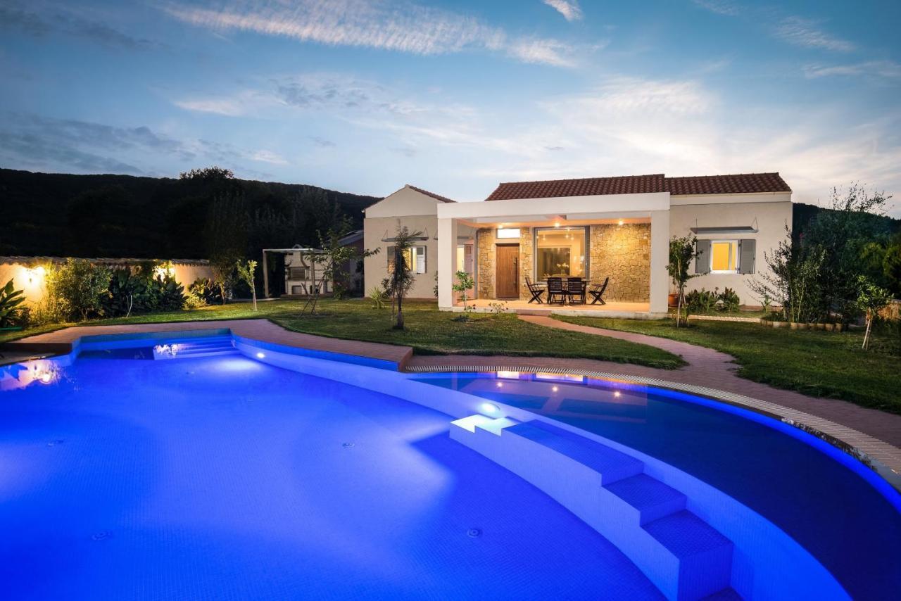 Three Stars Luxury Villas Moraitika Exterior photo